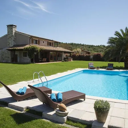 Holiday home With Pool In A Peaceful Location