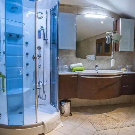 Holiday home With Pool In A Peaceful Location Pomer